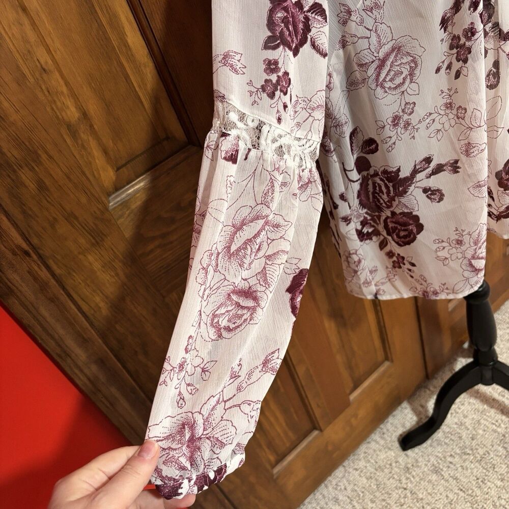 Torrid Floral Sheer Chiffon Top Shirt Blouse Women's Size 2, 2X White Purple - Picture 4 of 11